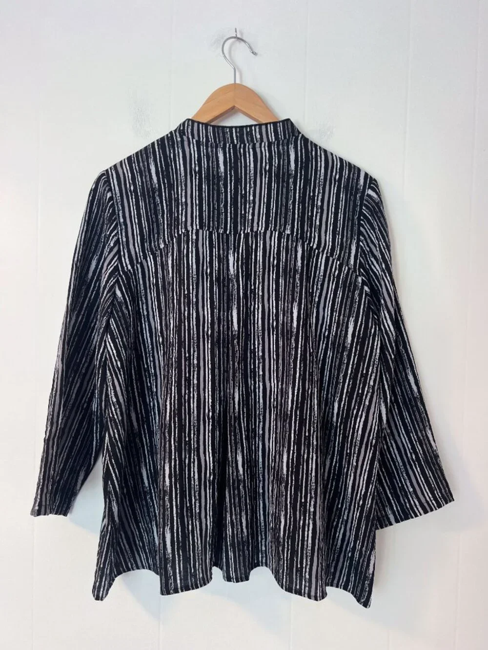 HABITAT express travel stipe pleat back chelsea jacket black white dots Medium